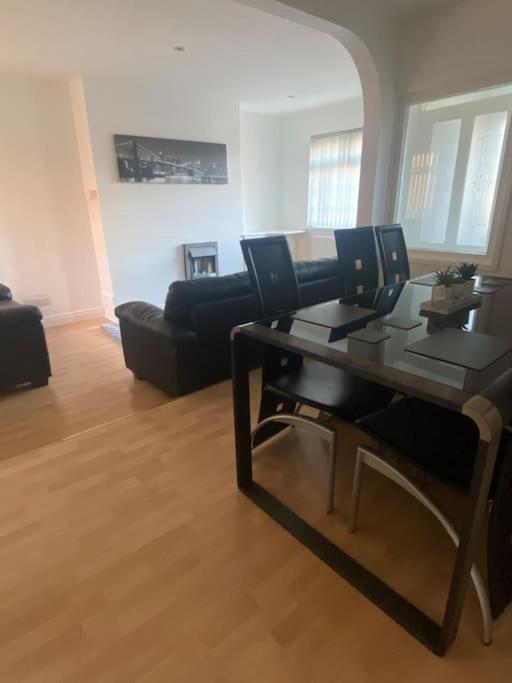Modern Two Bed House Close To City Centre بلفاست المظهر الخارجي الصورة